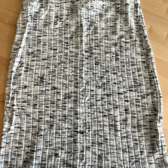 ASOS Design Soft Ribbed Midi Skirt - Picture 2 of 3